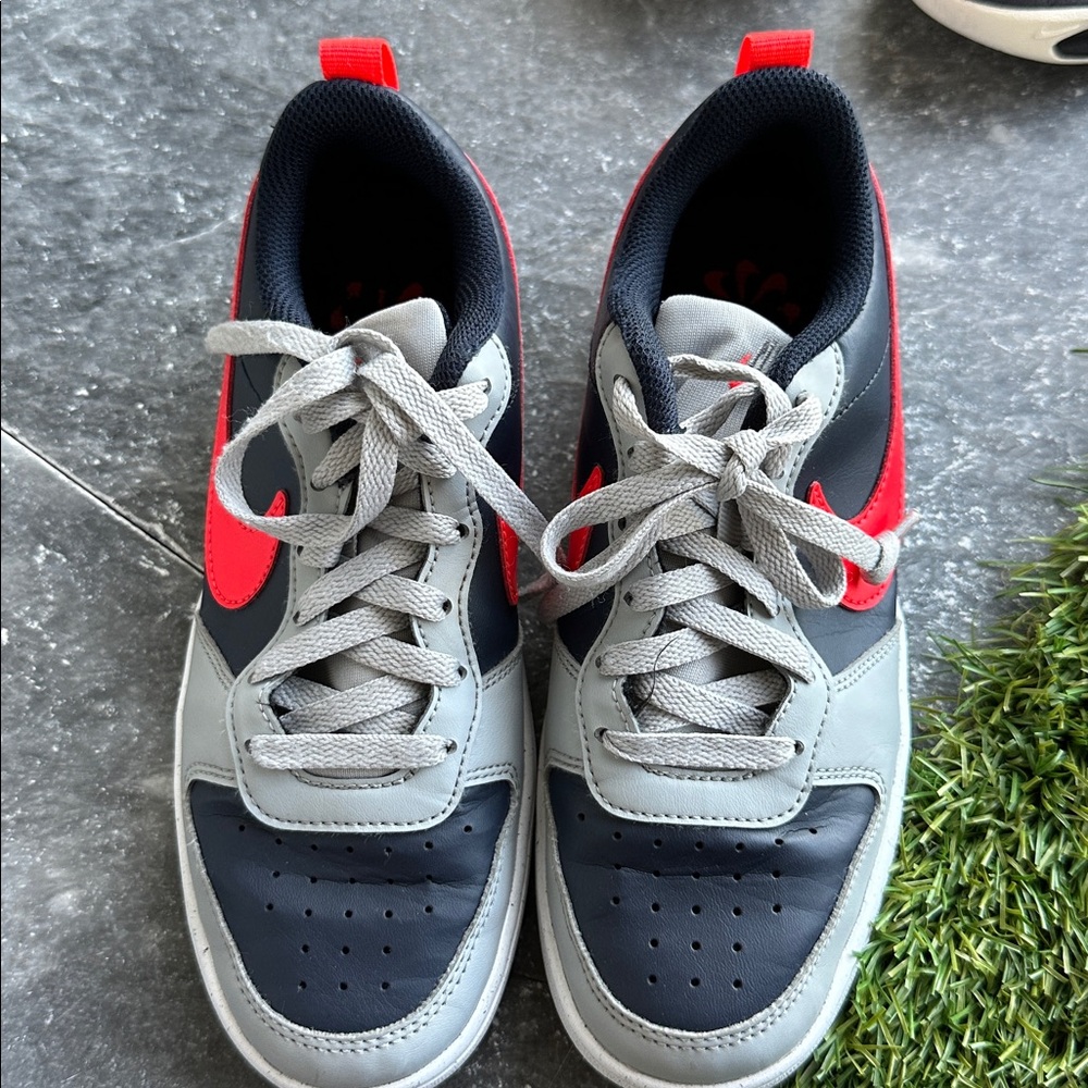 Nike Kids Sneakers in Red and Dark Gray